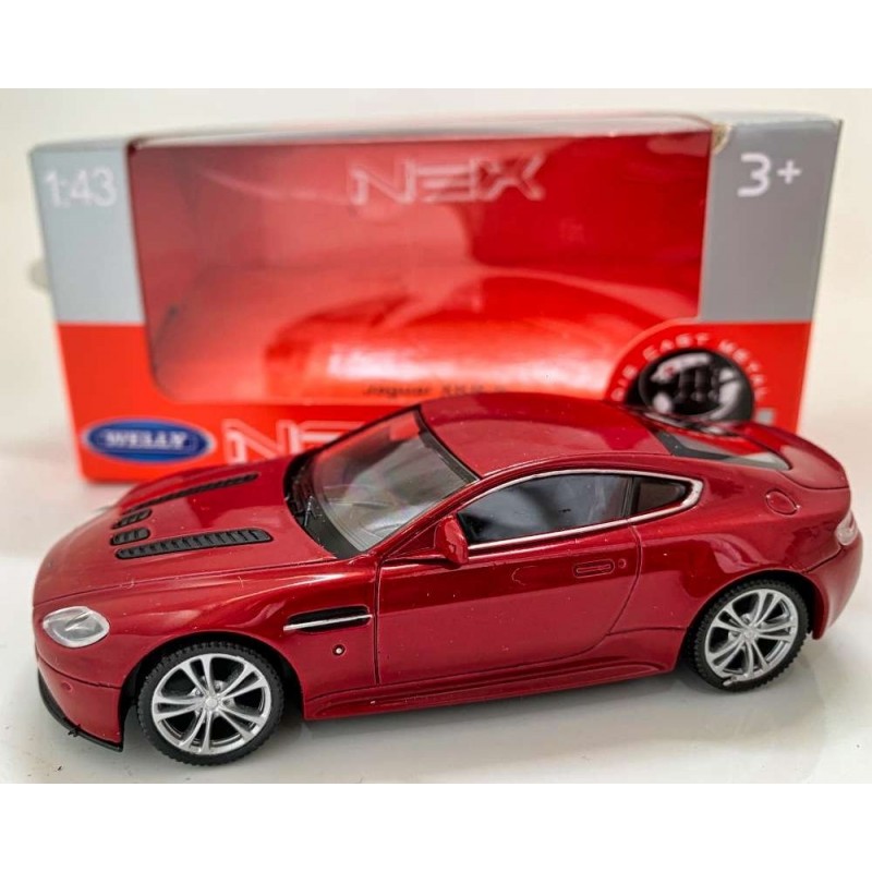 Aston Martin V12 Replica A Escala